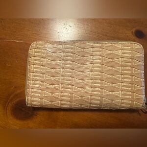 Unbranded Embossed Tan Zip Around Wallet GUC 😊😊